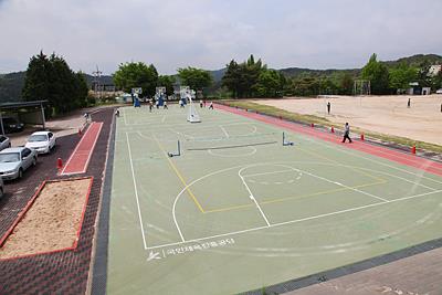 금남고등학교 운동장 썸네일 이미지